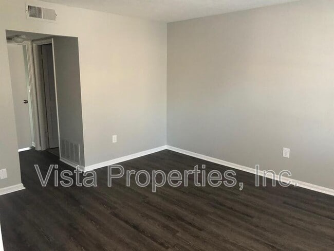 Building Photo - 4912 Saddlebrook Ln