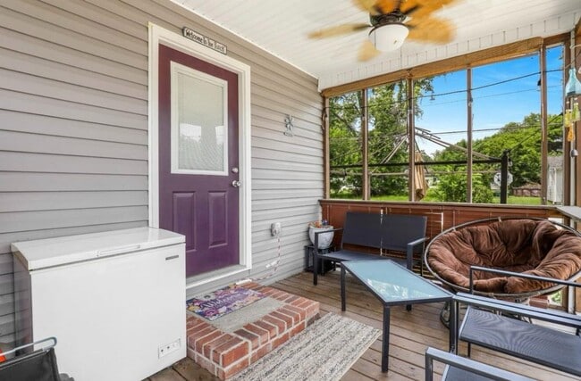 Building Photo - 397 W McGlothlin St