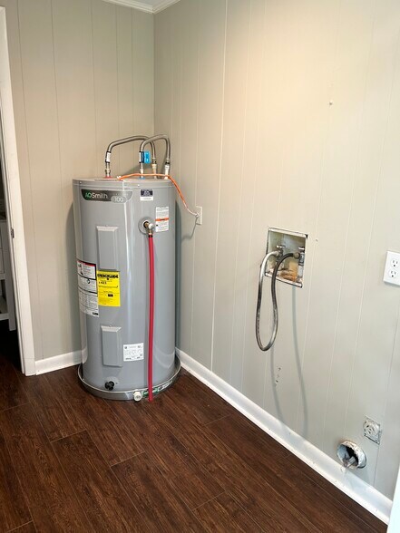Inside Laundry Room - 364 Elizabeth Cir
