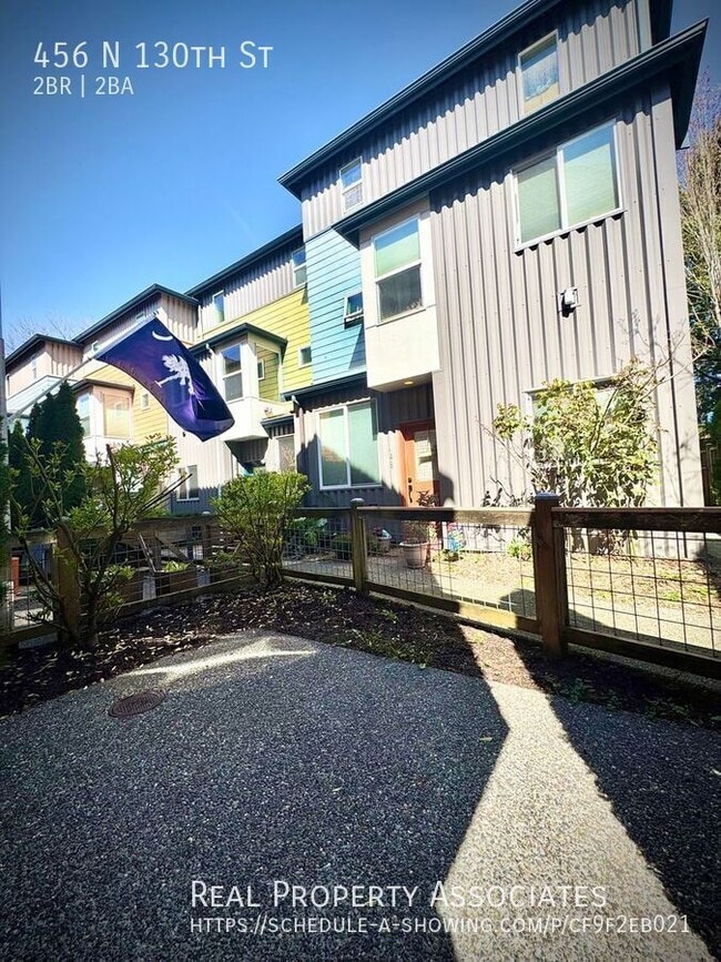 Building Photo - 456 N 130th St