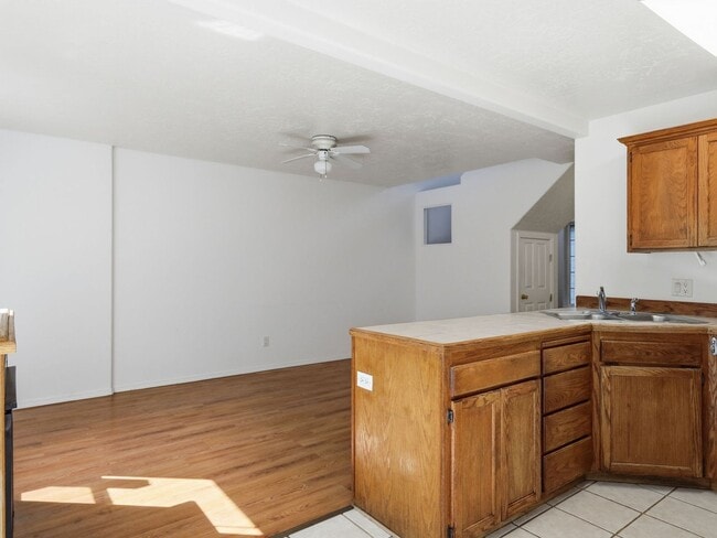 Building Photo - 580 7th Ct