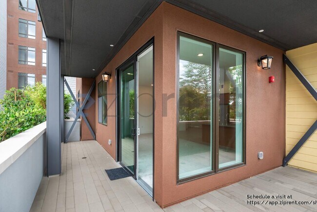 Building Photo - 308 Torrey Pine Terrace