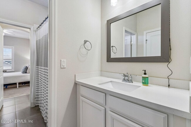 Building Photo - 209 Manor Ln