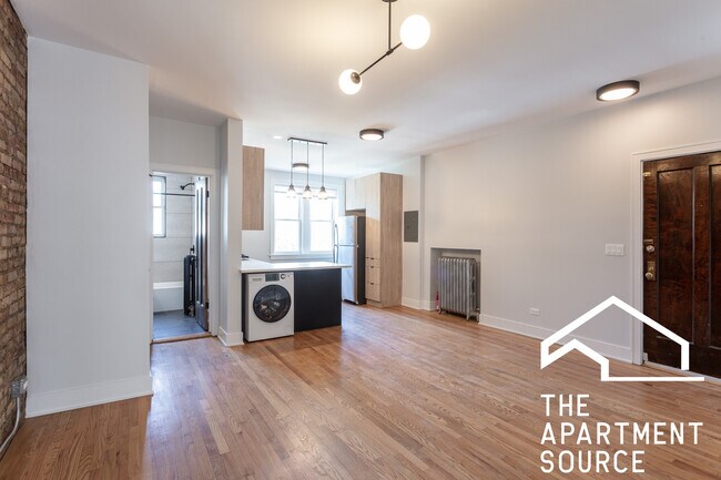 Building Photo - 4011a North Lowell Ave. Unit 3