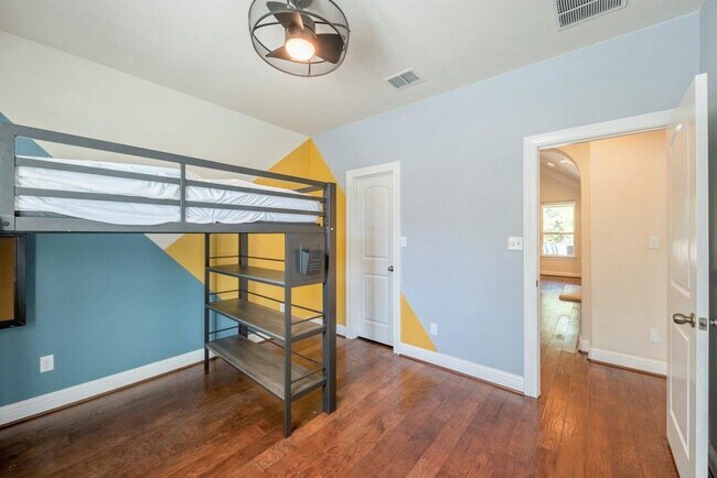 Building Photo - 11812 Mira Vista Way