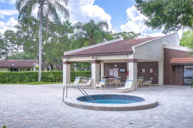 Building Photo - 3505 Tarpon Woods Blvd