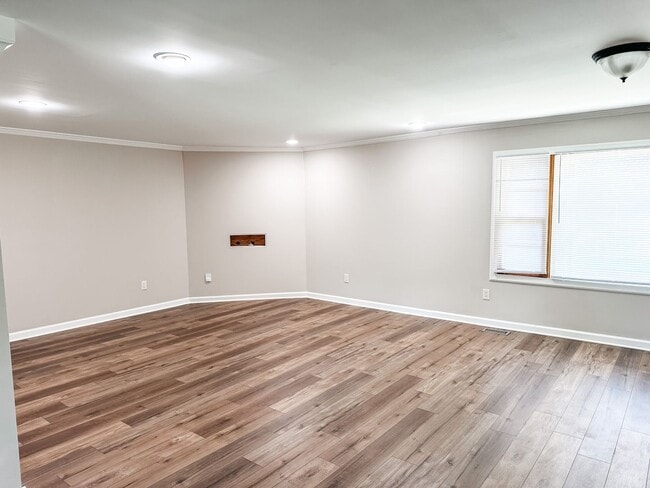 Building Photo - Charming 3 bedroom, 2 bath home in Lenoir ...