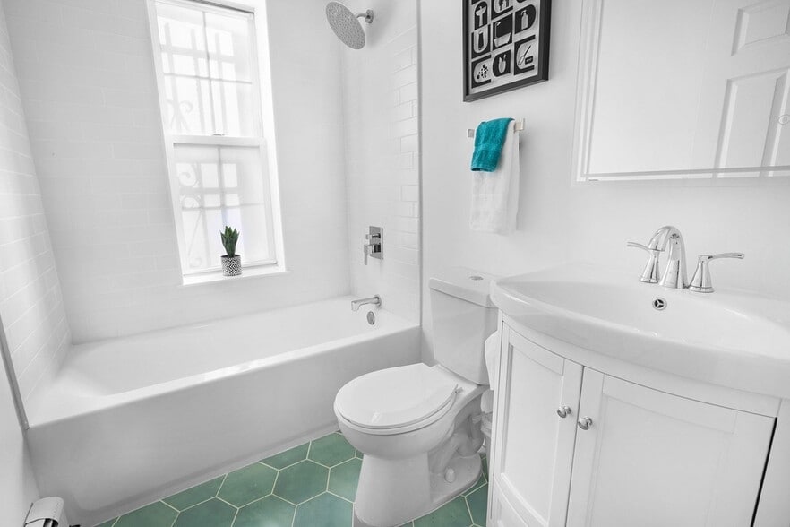 Building Photo - 16 Union St