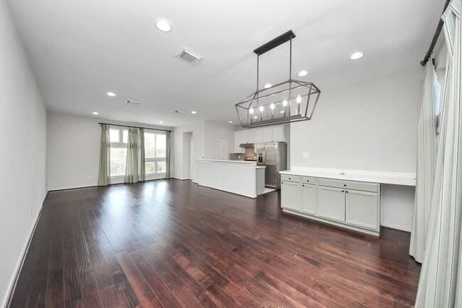 Building Photo - 5319 Avenue J
