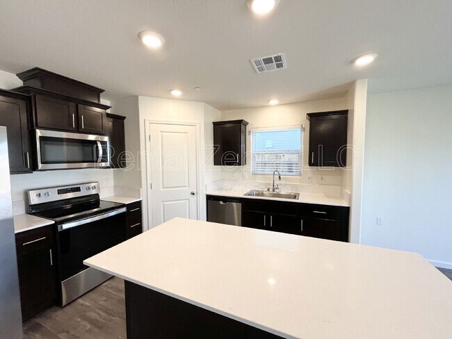 Building Photo - 4063 Cinnabar Ct
