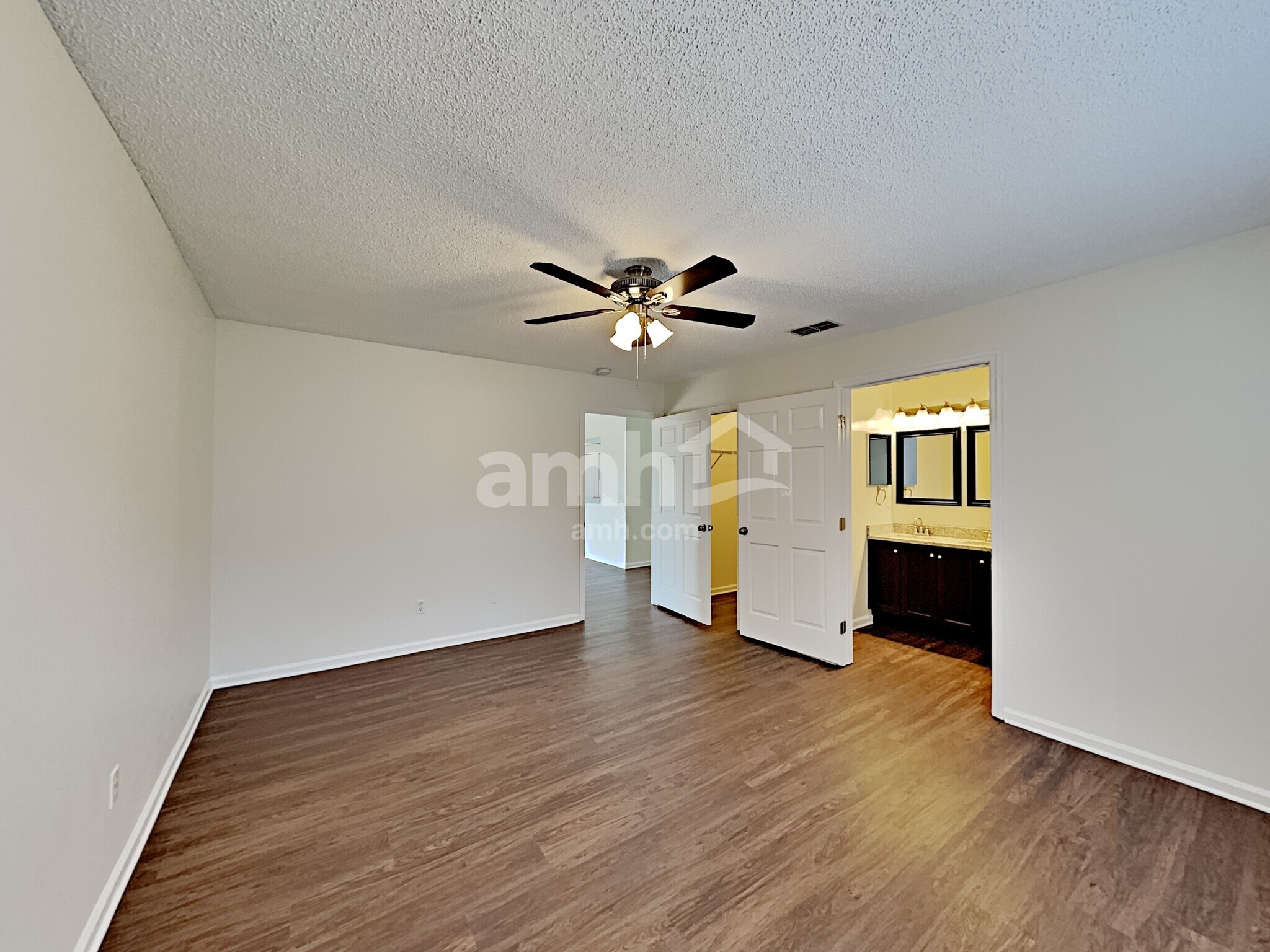 Building Photo - 3155 Olde Sutton Parke Dr