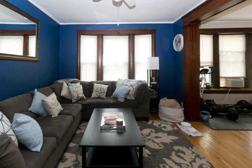 Building Photo - 3606 W Grace St