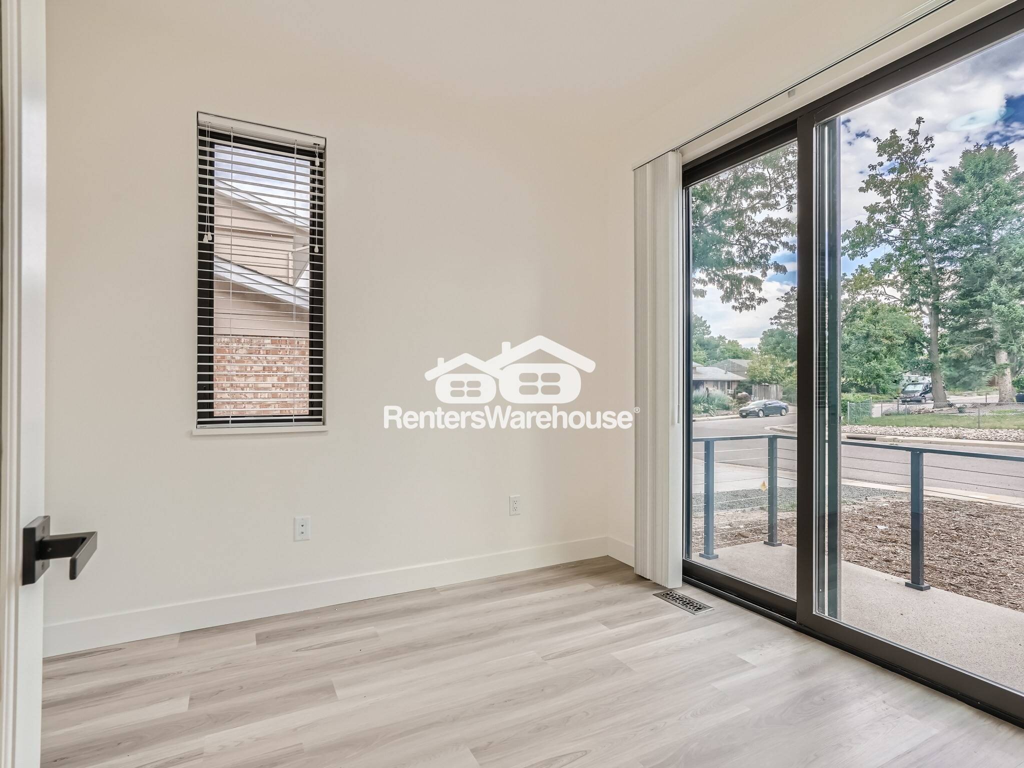 Building Photo - 3595 Darley Ave