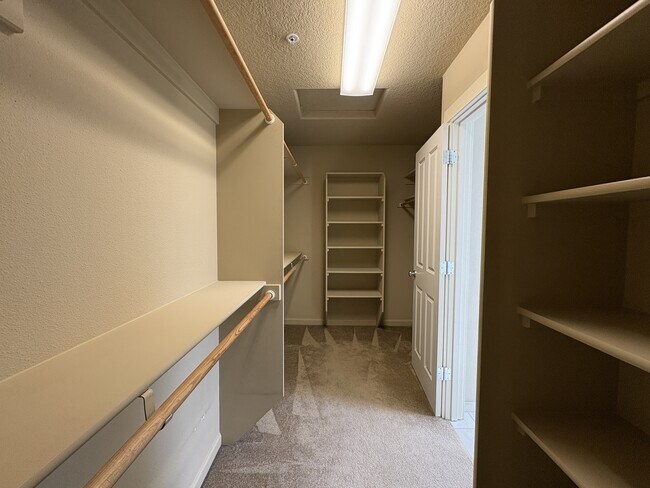 Building Photo - 10630 SW Kable St