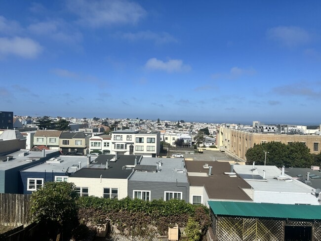 Primary Photo - 1547 18th Ave