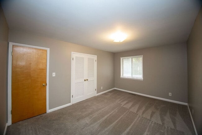 Building Photo - 1712 S Whitcomb St