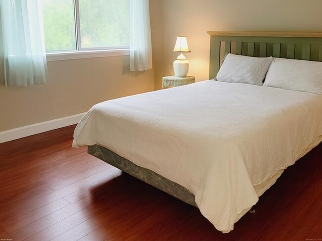 Building Photo - 52 Willow Springs