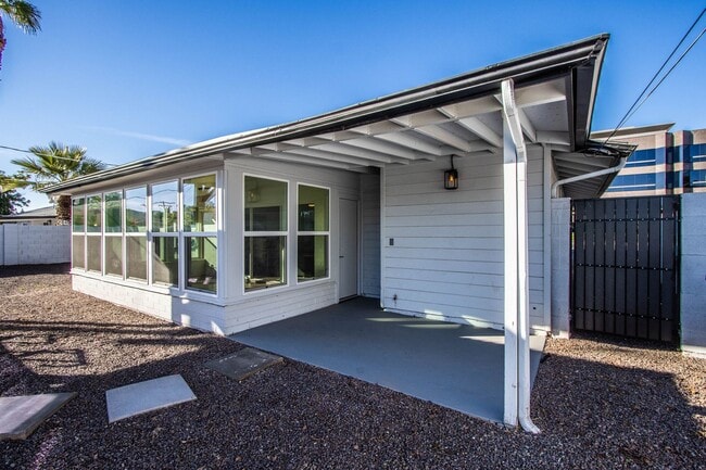 Building Photo - Biltmore District Luxury – 3 month leases avaialble 2,795.00