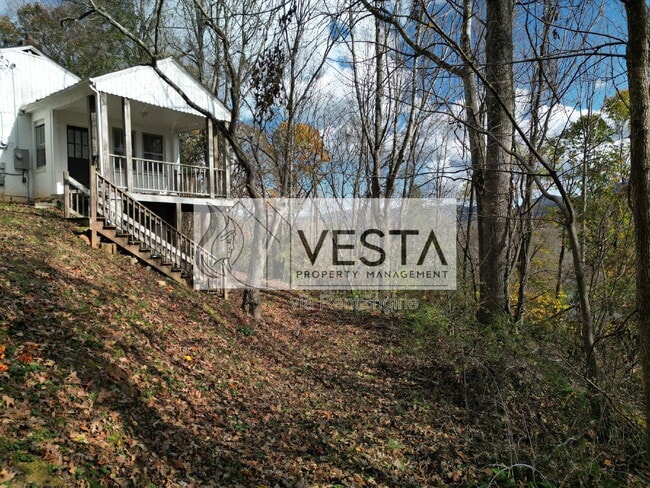 Building Photo - 118 Pine Hill Dr