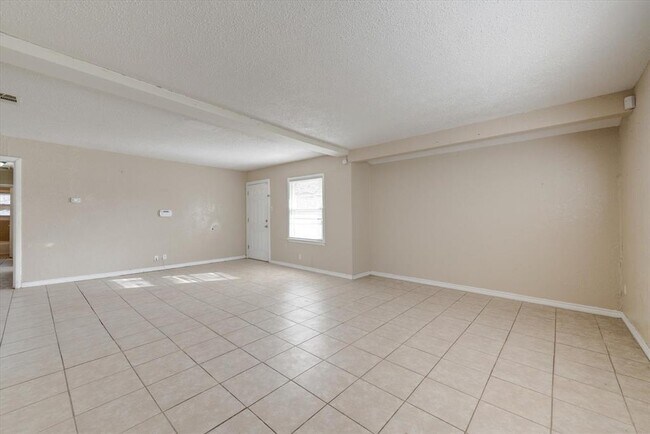 Building Photo - 1400 Wynn Terrace