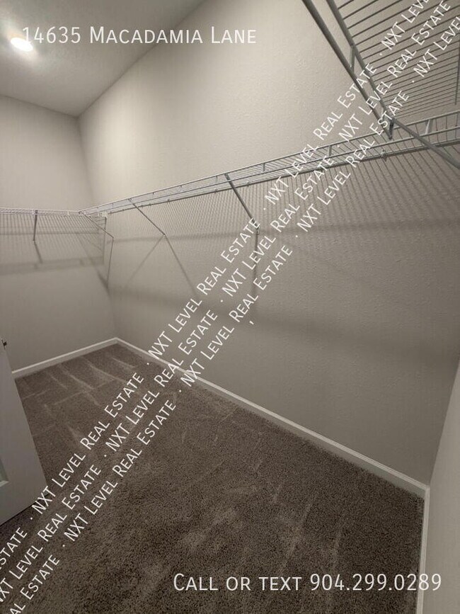 Building Photo - 14635 Macadamia Ln