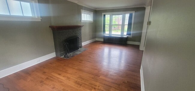 Building Photo - Duluth, MN - 4 bed - 2 bath - Single Famil...