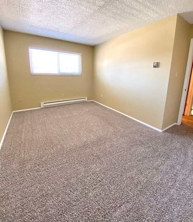 Building Photo - 464 Smithridge Park
