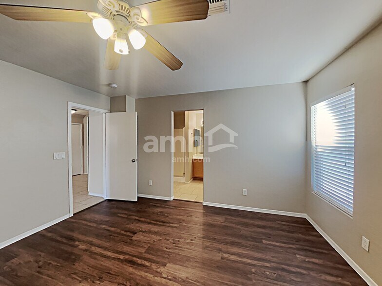 Building Photo - 11940 W Charter Oak Rd