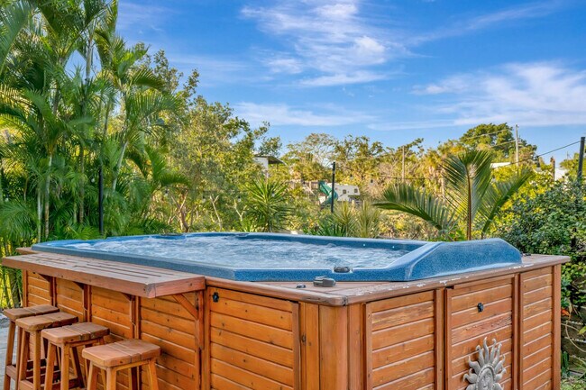 Building Photo - 28 Michiana Dr