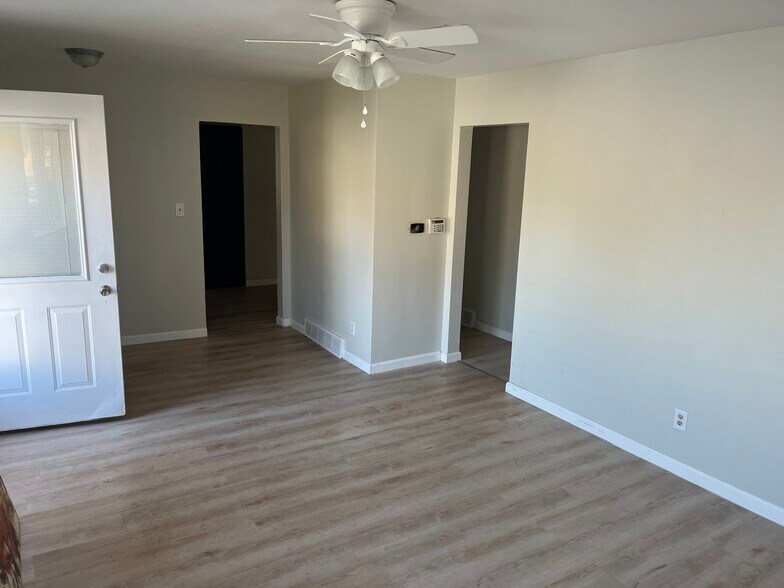 Building Photo - 312 Treasure St