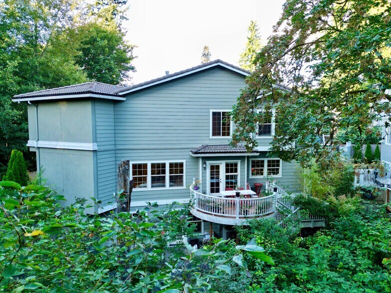 Building Photo - 12323 NE 102nd Ln