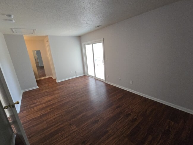 Building Photo - 5360 Chatham Hall Dr