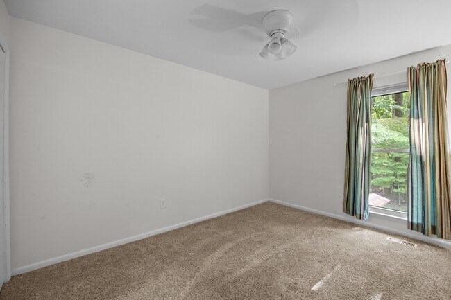 Building Photo - 1148 Willow Green Dr