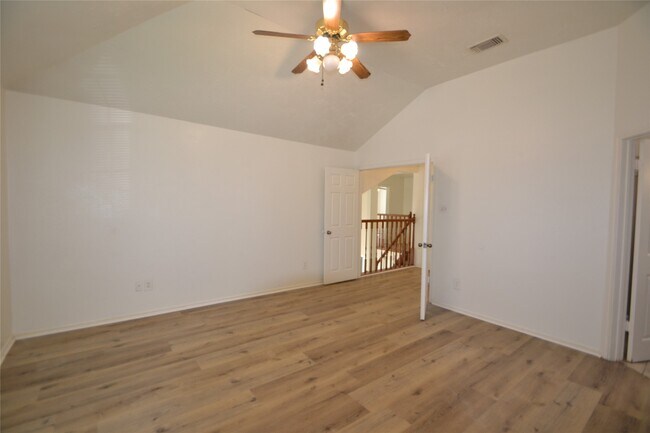 Building Photo - 12410 Meadow Briar Dr