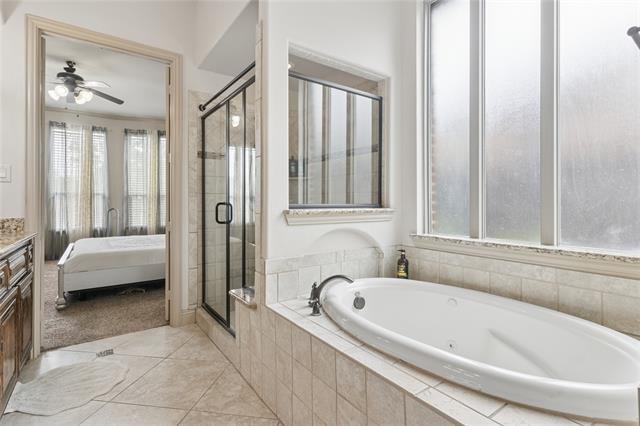 Building Photo - 8212 Oakwood Dr