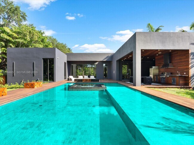 Building Photo - 871 NE 83rd St