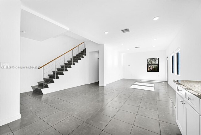 Building Photo - 18750 SW 117th Ave