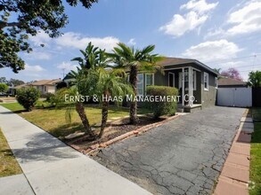 Building Photo - Beautifully Remodeled 2 Bedroom Lakewood H...