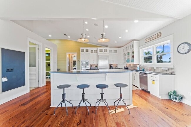 Building Photo - 7530 A1A S