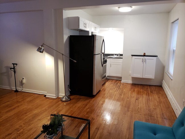 Building Photo - 550 Parkview Apartments