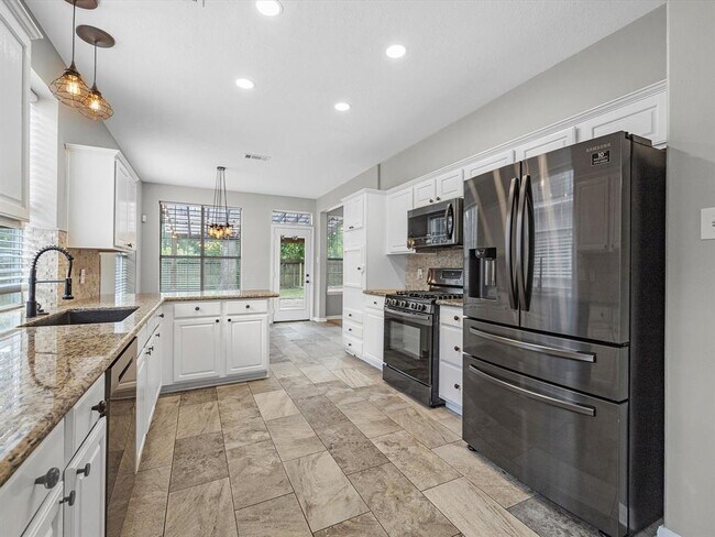 Building Photo - 3910 Echo Mountain Dr