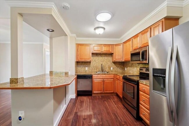 Building Photo - 2 bedroom in Seattle WA 98133