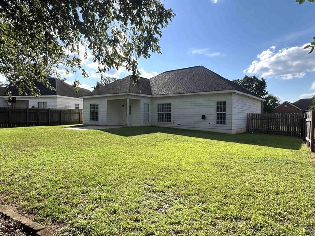 Building Photo - 101 Oldfield Ct
