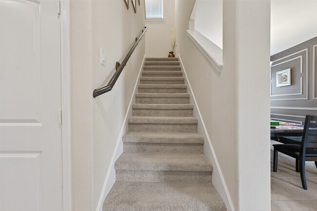 Building Photo - 6215 Prince Pl Dr