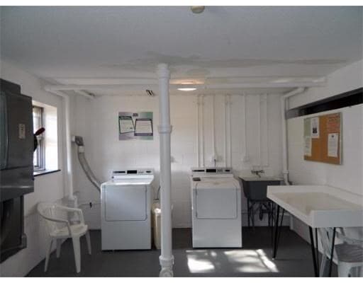 Building Photo - 30a Colonial Dr
