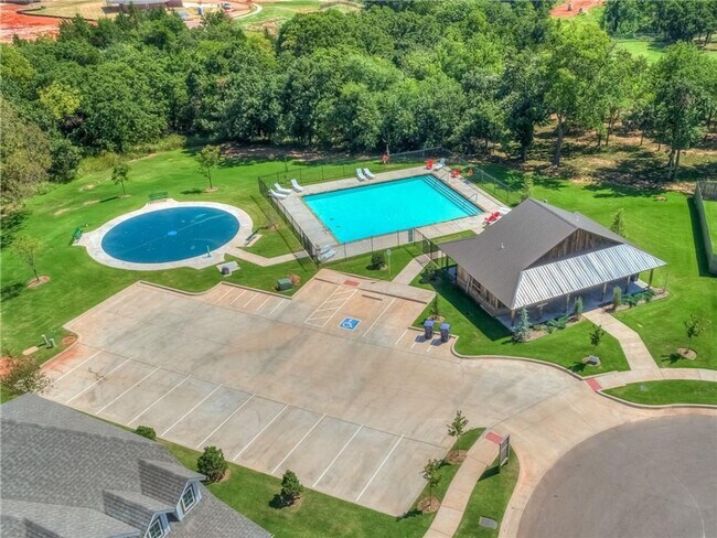 Building Photo - Newer Home + Edmond Schools + 4 bedrooms +...