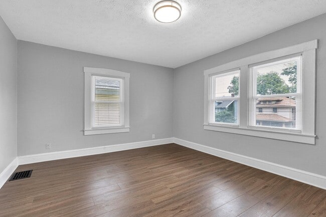 Building Photo - 3628 Birchwood Ave