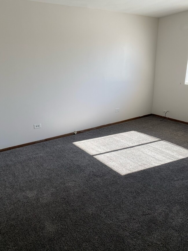 Building Photo - 1259 Cunningham Dr