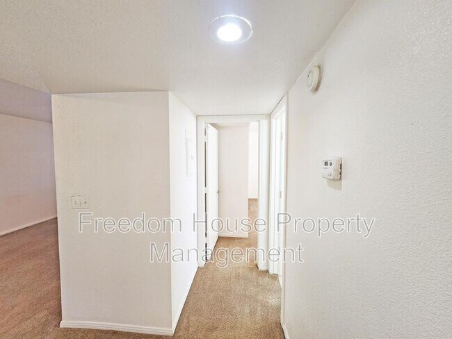 Building Photo - 2341 E Calvada Blvd