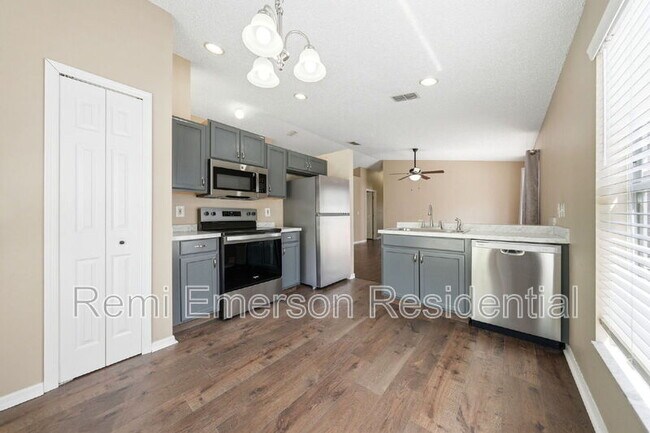 Building Photo - 2727 Mayer St